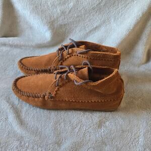 Minnetonka 272 brown suede lace up moccasins ankle shoes women’s 8.5